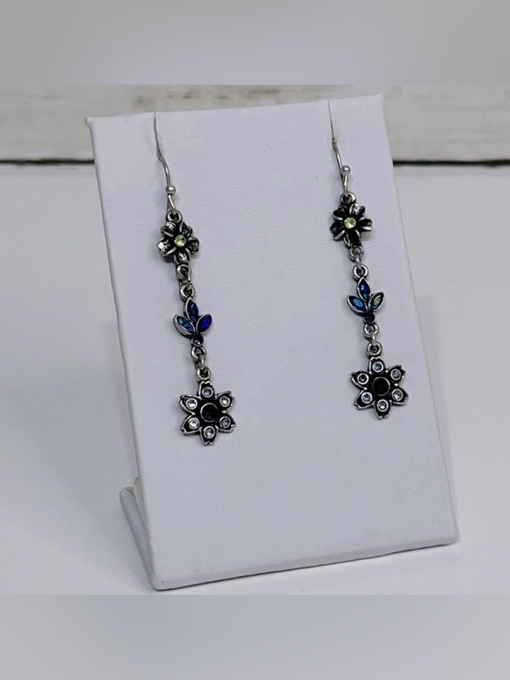 NEW Silver Metal & Crystal Flowers Drop Earrings